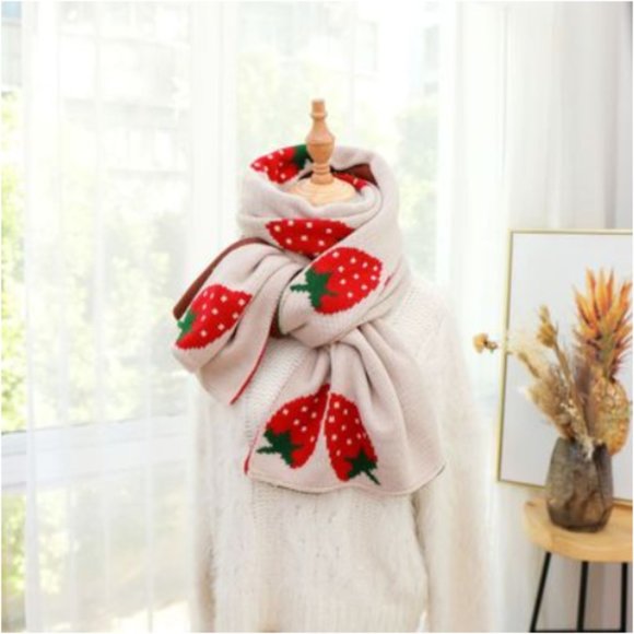 🍓Strawberry Print Scarf🍓 - Picture 8 of 16